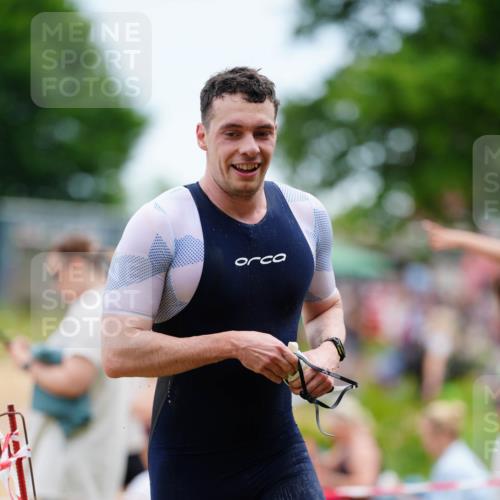 21.06.2026 - 29. Vierlanden-Triathlon LAZAROV Photography http://msf.ph/oto/9863393 21.06.2026 10:57:38 Schwimmen 634 meine-sportfotos.de