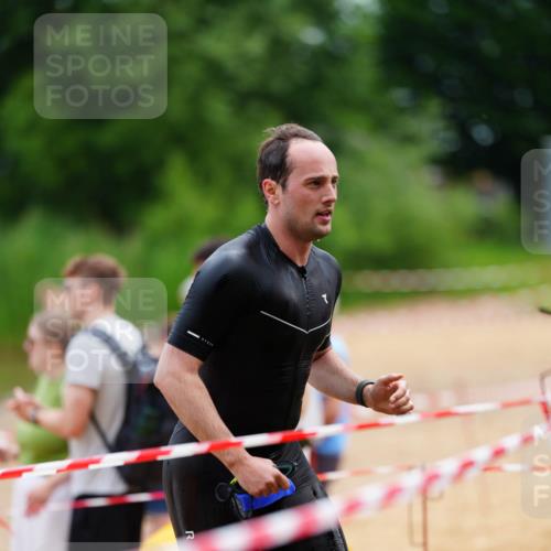21.06.2026 - 29. Vierlanden-Triathlon LAZAROV Photography http://msf.ph/oto/9863432 21.06.2026 10:58:43 Schwimmen 630, 675, 699, 721, 745 meine-sportfotos.de