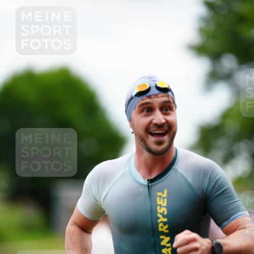 21.06.2026 - 29. Vierlanden-Triathlon LAZAROV Photography http://msf.ph/oto/9863438 21.06.2026 10:58:49 Schwimmen 630, 675, 681, 699, 721, 745 meine-sportfotos.de