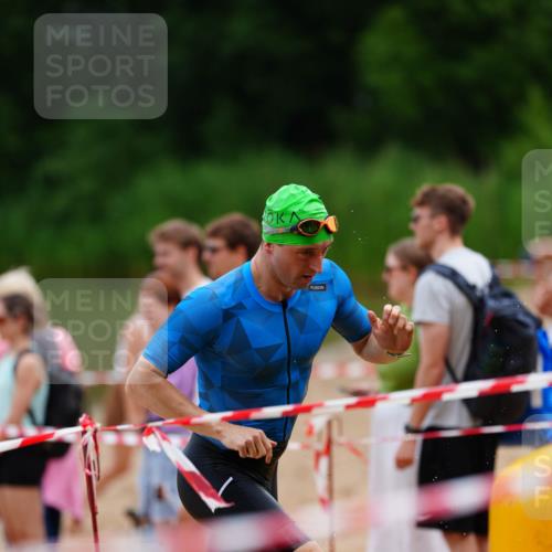 21.06.2026 - 29. Vierlanden-Triathlon LAZAROV Photography http://msf.ph/oto/9863454 21.06.2026 10:59:02 Schwimmen 647, 653, 681 meine-sportfotos.de