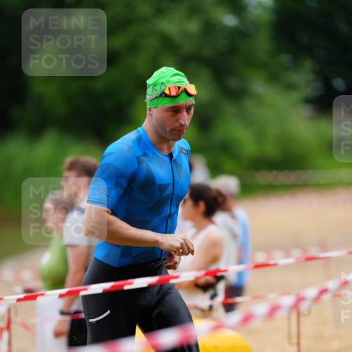 21.06.2026 - 29. Vierlanden-Triathlon LAZAROV Photography http://msf.ph/oto/9863456 21.06.2026 10:59:03 Schwimmen 647, 653 meine-sportfotos.de