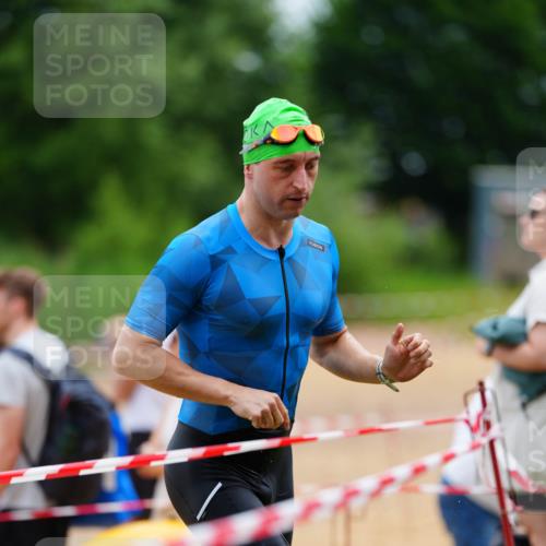 21.06.2026 - 29. Vierlanden-Triathlon LAZAROV Photography http://msf.ph/oto/9863457 21.06.2026 10:59:03 Schwimmen 647, 653 meine-sportfotos.de