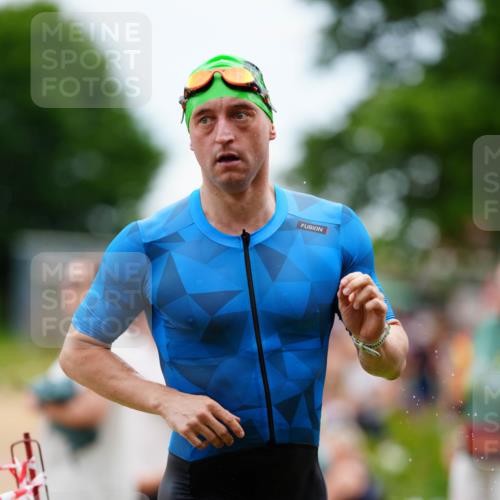 21.06.2026 - 29. Vierlanden-Triathlon LAZAROV Photography http://msf.ph/oto/9863459 21.06.2026 10:59:04 Schwimmen 647, 653 meine-sportfotos.de