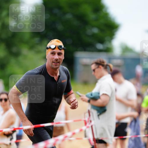 21.06.2026 - 29. Vierlanden-Triathlon LAZAROV Photography http://msf.ph/oto/9863461 21.06.2026 10:59:08 Schwimmen 647, 653 meine-sportfotos.de