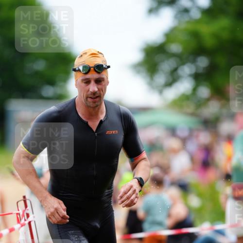 21.06.2026 - 29. Vierlanden-Triathlon LAZAROV Photography http://msf.ph/oto/9863462 21.06.2026 10:59:09 Schwimmen 647, 653 meine-sportfotos.de