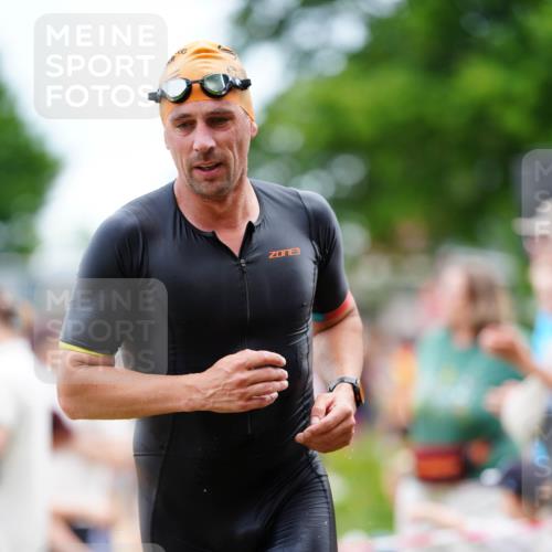 21.06.2026 - 29. Vierlanden-Triathlon LAZAROV Photography http://msf.ph/oto/9863463 21.06.2026 10:59:09 Schwimmen 647, 653 meine-sportfotos.de