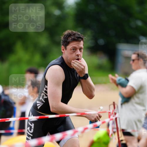 21.06.2026 - 29. Vierlanden-Triathlon LAZAROV Photography http://msf.ph/oto/9863465 21.06.2026 10:59:39 Schwimmen 682 meine-sportfotos.de