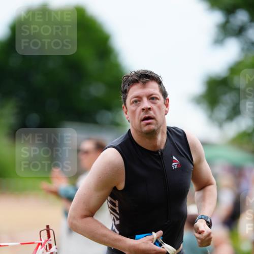 21.06.2026 - 29. Vierlanden-Triathlon LAZAROV Photography http://msf.ph/oto/9863468 21.06.2026 10:59:39 Schwimmen 682 meine-sportfotos.de