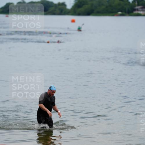 21.06.2026 - 29. Vierlanden-Triathlon LAZAROV Photography http://msf.ph/oto/9863472 21.06.2026 10:59:48 Schwimmen  meine-sportfotos.de