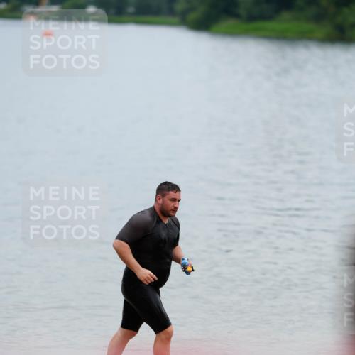 21.06.2026 - 29. Vierlanden-Triathlon LAZAROV Photography http://msf.ph/oto/9863479 21.06.2026 10:59:55 Schwimmen 724 meine-sportfotos.de