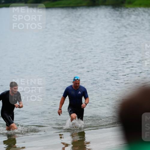 21.06.2026 - 29. Vierlanden-Triathlon LAZAROV Photography http://msf.ph/oto/9863488 21.06.2026 11:00:26 Schwimmen 696 meine-sportfotos.de