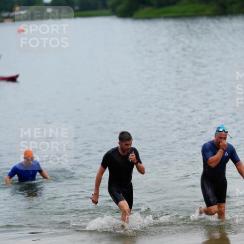 21.06.2026 - 29. Vierlanden-Triathlon LAZAROV Photography http://msf.ph/oto/9863490 21.06.2026 11:00:27 Schwimmen 696 meine-sportfotos.de