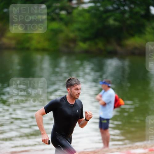 21.06.2026 - 29. Vierlanden-Triathlon LAZAROV Photography http://msf.ph/oto/9863492 21.06.2026 11:00:32 Schwimmen 696, 712 meine-sportfotos.de