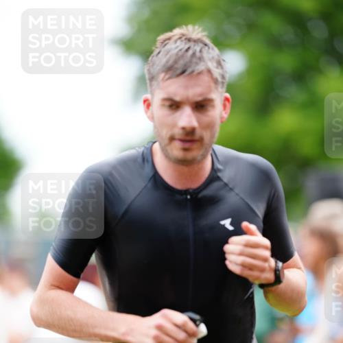 21.06.2026 - 29. Vierlanden-Triathlon LAZAROV Photography http://msf.ph/oto/9863500 21.06.2026 11:00:36 Schwimmen 696, 712, 746 meine-sportfotos.de