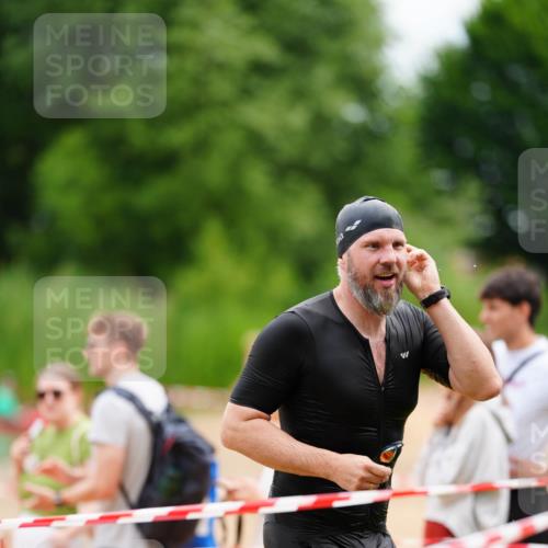 21.06.2026 - 29. Vierlanden-Triathlon LAZAROV Photography http://msf.ph/oto/9863513 21.06.2026 11:01:05 Schwimmen 671 meine-sportfotos.de