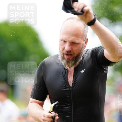 21.06.2026 - 29. Vierlanden-Triathlon LAZAROV Photography http://msf.ph/oto/9863516 21.06.2026 11:01:06 Schwimmen 671, 709 meine-sportfotos.de