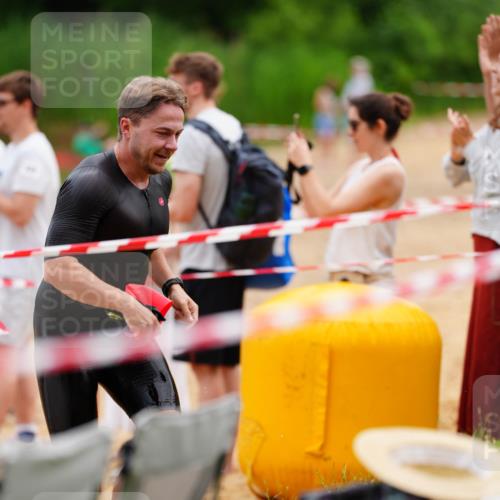 21.06.2026 - 29. Vierlanden-Triathlon LAZAROV Photography http://msf.ph/oto/9863522 21.06.2026 11:01:15 Schwimmen 656, 709 meine-sportfotos.de