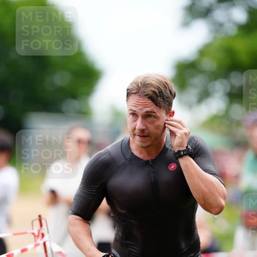 21.06.2026 - 29. Vierlanden-Triathlon LAZAROV Photography http://msf.ph/oto/9863525 21.06.2026 11:01:17 Schwimmen 656, 709 meine-sportfotos.de
