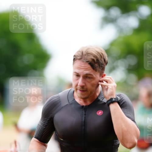 21.06.2026 - 29. Vierlanden-Triathlon LAZAROV Photography http://msf.ph/oto/9863526 21.06.2026 11:01:17 Schwimmen 656, 709 meine-sportfotos.de