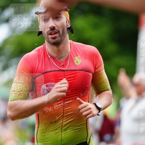 21.06.2026 - 29. Vierlanden-Triathlon LAZAROV Photography http://msf.ph/oto/9863530 21.06.2026 11:01:24 Schwimmen 656, 709, 718 meine-sportfotos.de