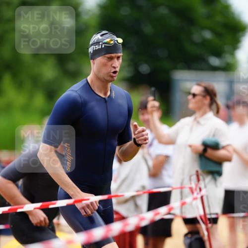 21.06.2026 - 29. Vierlanden-Triathlon LAZAROV Photography http://msf.ph/oto/9863548 21.06.2026 11:01:58 Schwimmen 641, 642, 644, 685, 707, 710, 728, 743 meine-sportfotos.de