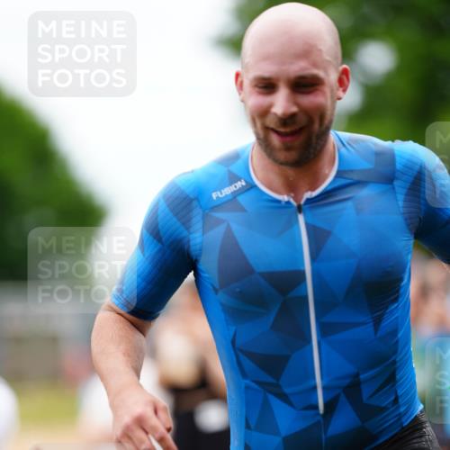 21.06.2026 - 29. Vierlanden-Triathlon LAZAROV Photography http://msf.ph/oto/9863568 21.06.2026 11:02:24 Schwimmen 643, 652, 693, 729 meine-sportfotos.de