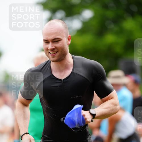 21.06.2026 - 29. Vierlanden-Triathlon LAZAROV Photography http://msf.ph/oto/9863587 21.06.2026 11:03:01 Schwimmen 659, 688, 705, 727, 757 meine-sportfotos.de