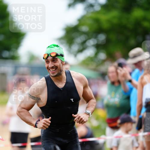 21.06.2026 - 29. Vierlanden-Triathlon LAZAROV Photography http://msf.ph/oto/9863596 21.06.2026 11:03:16 Schwimmen 695, 703, 713 meine-sportfotos.de