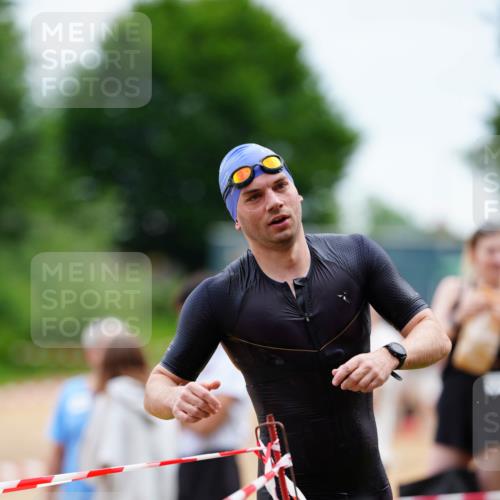 21.06.2026 - 29. Vierlanden-Triathlon LAZAROV Photography http://msf.ph/oto/9863603 21.06.2026 11:03:25 Schwimmen 695 meine-sportfotos.de