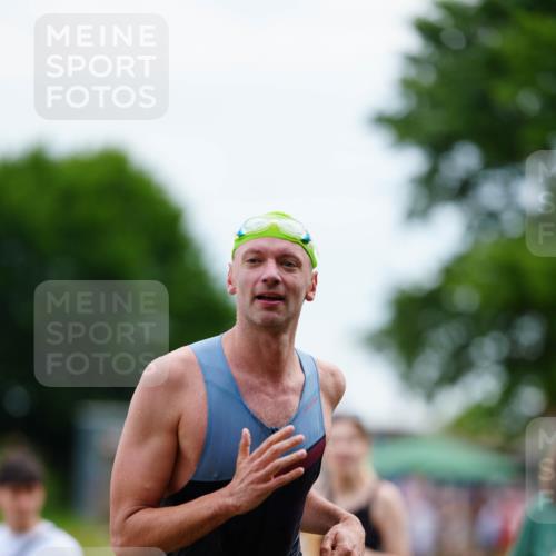 21.06.2026 - 29. Vierlanden-Triathlon LAZAROV Photography http://msf.ph/oto/9863614 21.06.2026 11:03:48 Schwimmen 649, 751 meine-sportfotos.de