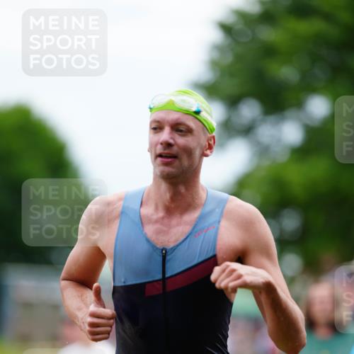 21.06.2026 - 29. Vierlanden-Triathlon LAZAROV Photography http://msf.ph/oto/9863616 21.06.2026 11:03:48 Schwimmen 649, 751 meine-sportfotos.de