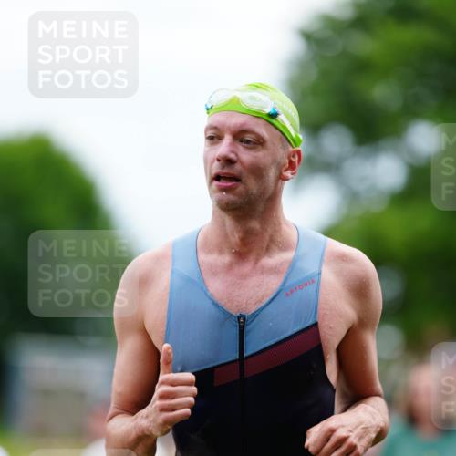 21.06.2026 - 29. Vierlanden-Triathlon LAZAROV Photography http://msf.ph/oto/9863617 21.06.2026 11:03:48 Schwimmen 649, 751 meine-sportfotos.de