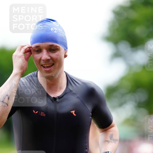 21.06.2026 - 29. Vierlanden-Triathlon LAZAROV Photography http://msf.ph/oto/9863623 21.06.2026 11:03:56 Schwimmen 649 meine-sportfotos.de