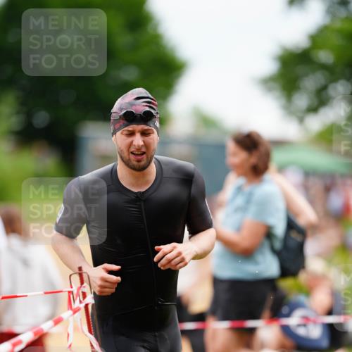 21.06.2026 - 29. Vierlanden-Triathlon LAZAROV Photography http://msf.ph/oto/9863633 21.06.2026 11:04:15 Schwimmen 632, 655, 672, 734 meine-sportfotos.de