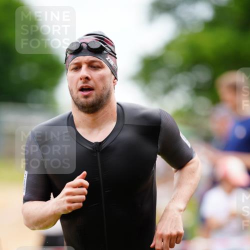 21.06.2026 - 29. Vierlanden-Triathlon LAZAROV Photography http://msf.ph/oto/9863637 21.06.2026 11:04:16 Schwimmen 632, 655, 672, 734 meine-sportfotos.de