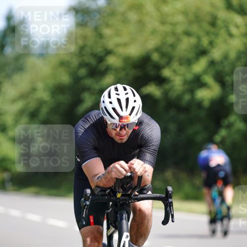 21.06.2026 - Viking Triathlon Michael Burmester http://msf.ph/oto/9863643 21.06.2026 11:39:56 Radfahren 2, 19, 21, 91, 173, 192, 194, 205, 313, 350, 380, 555, 607, 639 meine-sportfotos.de