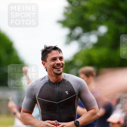 21.06.2026 - 29. Vierlanden-Triathlon LAZAROV Photography http://msf.ph/oto/9863644 21.06.2026 11:04:24 Schwimmen 632, 672 meine-sportfotos.de