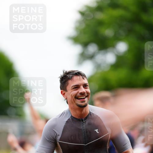 21.06.2026 - 29. Vierlanden-Triathlon LAZAROV Photography http://msf.ph/oto/9863645 21.06.2026 11:04:24 Schwimmen 632, 672 meine-sportfotos.de