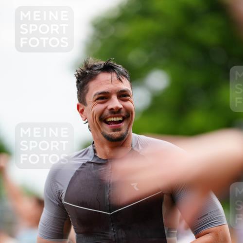 21.06.2026 - 29. Vierlanden-Triathlon LAZAROV Photography http://msf.ph/oto/9863650 21.06.2026 11:04:24 Schwimmen 632, 672 meine-sportfotos.de
