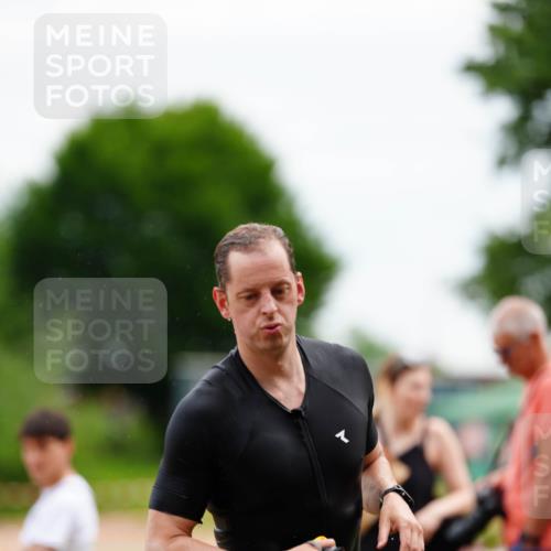 21.06.2026 - 29. Vierlanden-Triathlon LAZAROV Photography http://msf.ph/oto/9863659 21.06.2026 11:04:40 Schwimmen 17, 687, 747 meine-sportfotos.de