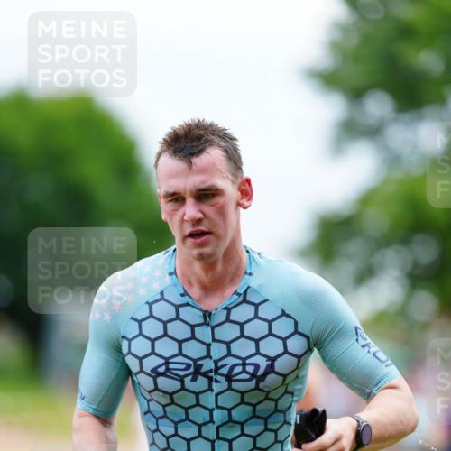 21.06.2026 - 29. Vierlanden-Triathlon LAZAROV Photography http://msf.ph/oto/9863668 21.06.2026 11:04:53 Schwimmen 733, 822 meine-sportfotos.de