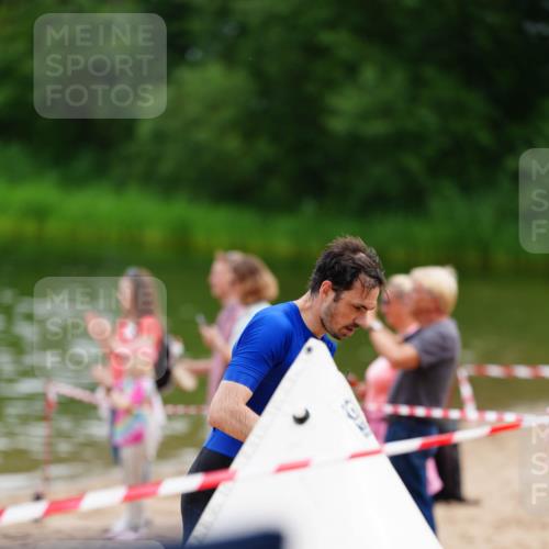 21.06.2026 - 29. Vierlanden-Triathlon LAZAROV Photography http://msf.ph/oto/9863674 21.06.2026 11:05:21 Schwimmen 680, 787 meine-sportfotos.de