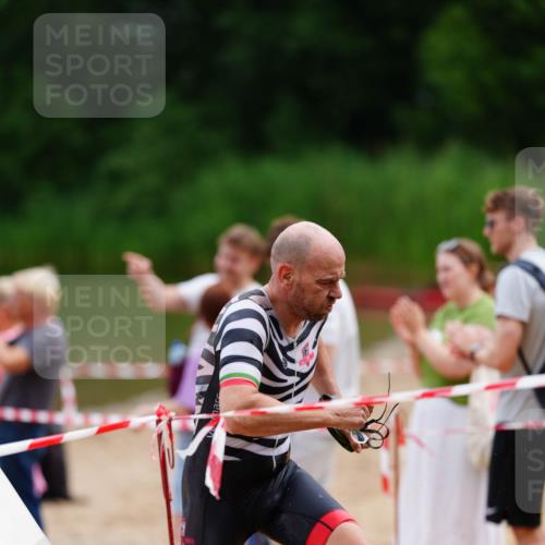 21.06.2026 - 29. Vierlanden-Triathlon LAZAROV Photography http://msf.ph/oto/9863677 21.06.2026 11:05:27 Schwimmen 633, 680, 787, 820 meine-sportfotos.de
