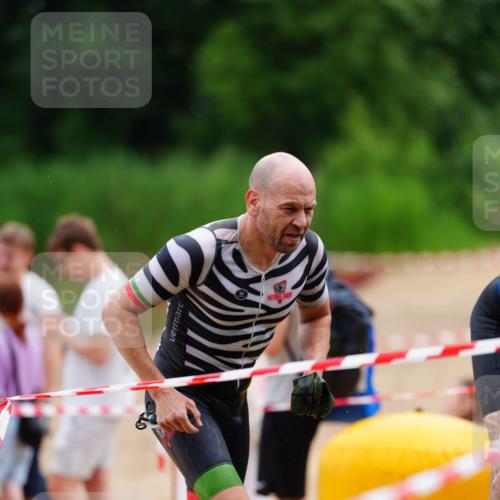 21.06.2026 - 29. Vierlanden-Triathlon LAZAROV Photography http://msf.ph/oto/9863680 21.06.2026 11:05:27 Schwimmen 633, 680, 787, 820 meine-sportfotos.de