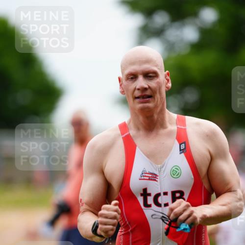 21.06.2026 - 29. Vierlanden-Triathlon LAZAROV Photography http://msf.ph/oto/9863687 21.06.2026 11:05:33 Schwimmen 633, 680, 744, 787, 820 meine-sportfotos.de