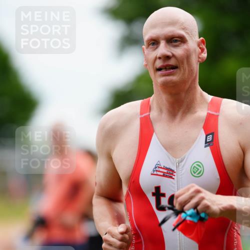 21.06.2026 - 29. Vierlanden-Triathlon LAZAROV Photography http://msf.ph/oto/9863690 21.06.2026 11:05:33 Schwimmen 633, 680, 744, 787, 820 meine-sportfotos.de
