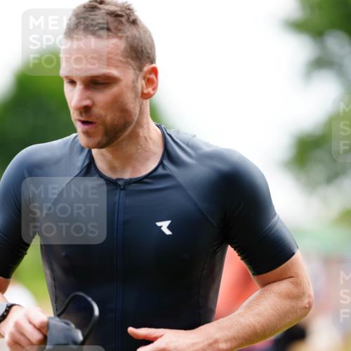 21.06.2026 - 29. Vierlanden-Triathlon LAZAROV Photography http://msf.ph/oto/9863703 21.06.2026 11:05:41 Schwimmen 633, 648, 744 meine-sportfotos.de