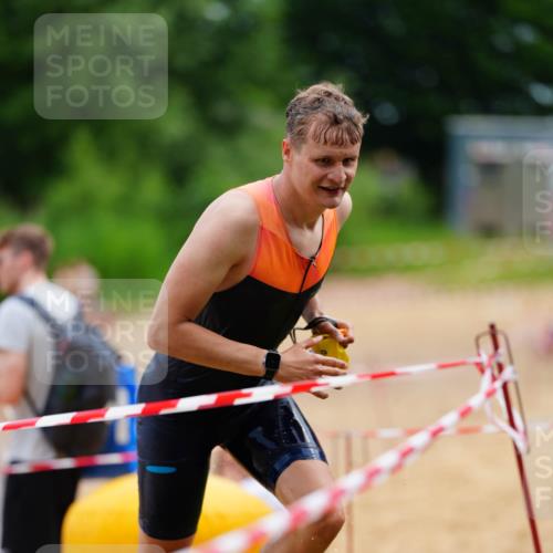 21.06.2026 - 29. Vierlanden-Triathlon LAZAROV Photography http://msf.ph/oto/9863729 21.06.2026 11:06:46 Schwimmen 635, 664, 717, 737 meine-sportfotos.de