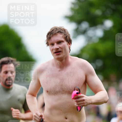 21.06.2026 - 29. Vierlanden-Triathlon LAZAROV Photography http://msf.ph/oto/9863739 21.06.2026 11:06:50 Schwimmen 635, 664, 717, 737 meine-sportfotos.de