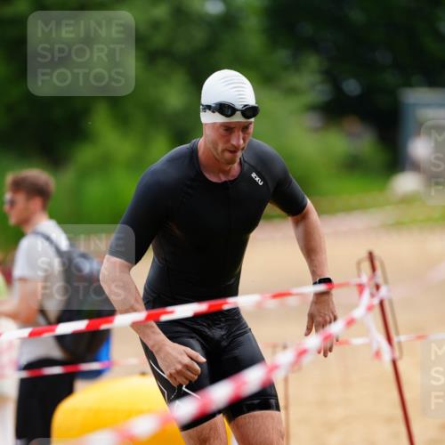 21.06.2026 - 29. Vierlanden-Triathlon LAZAROV Photography http://msf.ph/oto/9863774 21.06.2026 11:08:22 Schwimmen 645, 658, 735, 1358 meine-sportfotos.de